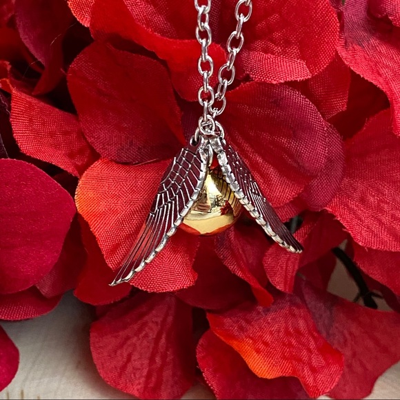 Harry Potter Golden Snitch Necklace - Picture 5 of 13